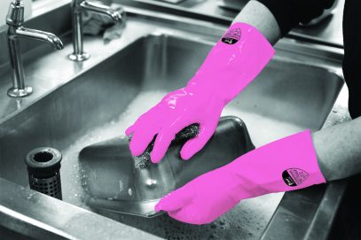 GR01_Household_Gloves_Pink_Action_Industrial_Landscape_2016_1