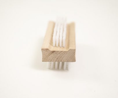 NA11 wooden nail brush